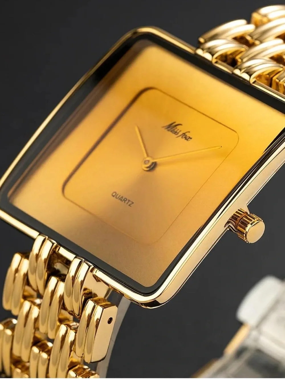 The Unbranded Brand elegant gold
